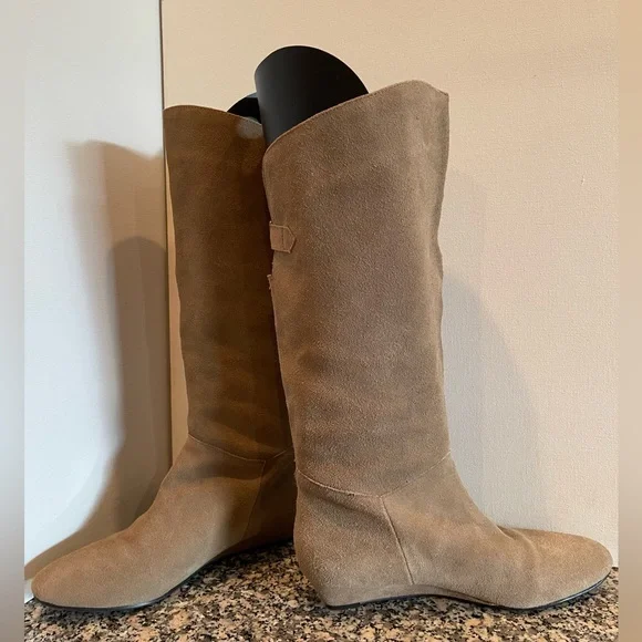 Coastal Cowgirl - Steve Madden - Taupe Suede Boots - 10 - Picture 3 of 12